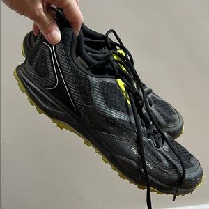 Pearl Izumi Men's Black and Yellow Cycling Shoes